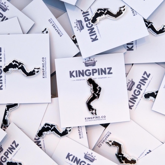 Michael Jackson Lapel Pin - Picture 2 of 2